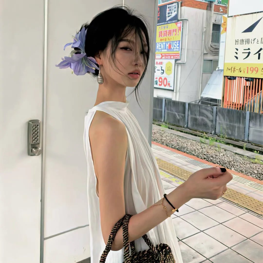 走投无路的原偶像,选择与完全陌生的大叔一起生活